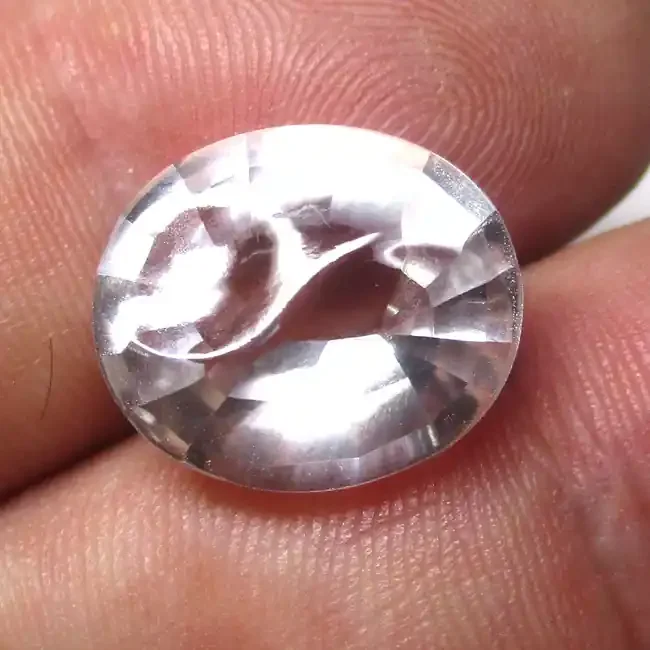 9.25cts Natural Clear Quartz Oval Cut With Ying Yang Top