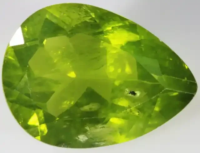 9.75 CTS FACETED NATURAL PERIDOT [GOGO122]