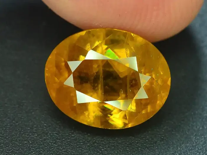 AAA Brilliance 4.55 ct Sphene~K
