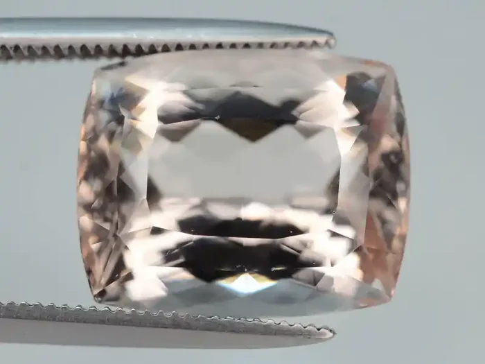 AAA Grade 7.95 ct Morganite
