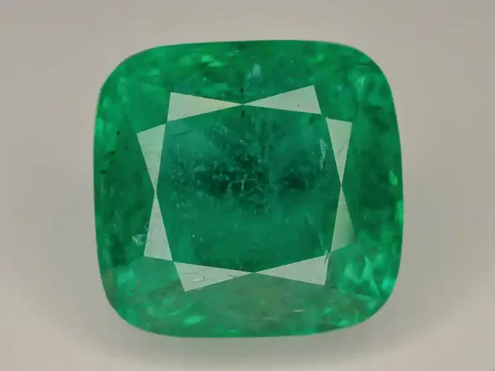AAA Grade 9.40 Ct Natural Zambian Emerald