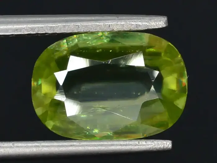 AAA Sparking 2.30 ct Mezmarizing Dispersion Sphene