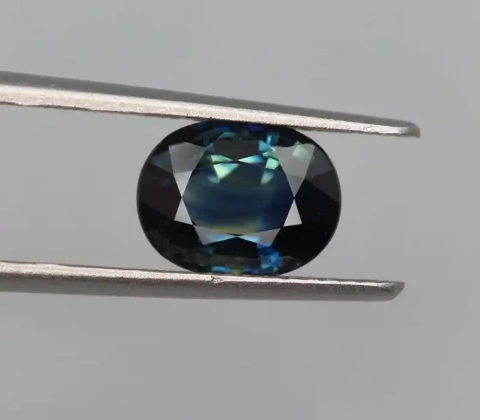 AIG Certified 2.45 Carats Sapphire Gemstone