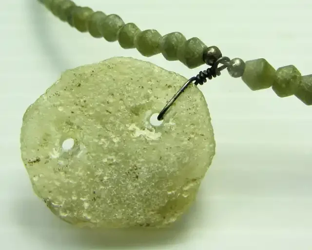 ANCIENT ROMAN GLASS NECKLACE MJA 226
