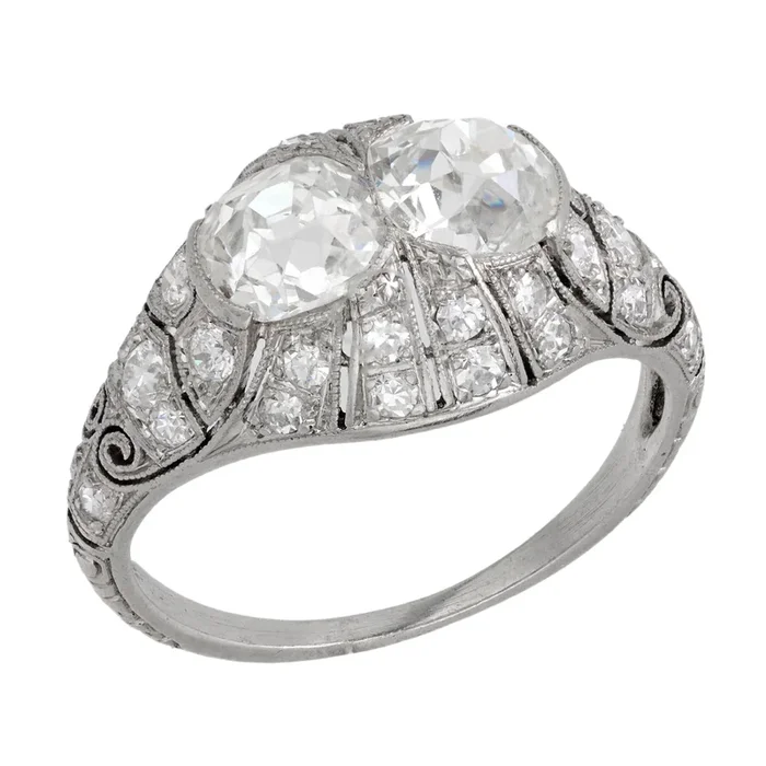 Art Deco 2.60 carat total weight diamond platinum ring