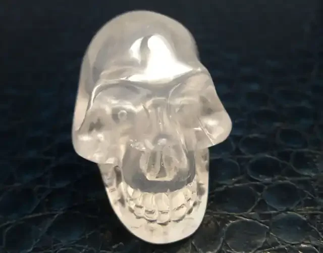 ARTISTIC CRYSTAL GEMSTONE SKULL 257.55 CTS RT 1828