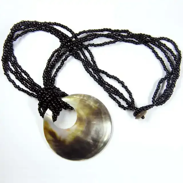 ARTISTIC PEARL SHELL PENDANT GTJA 507
