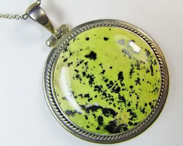 Attractive Olive green Jasper pendant MJA 309