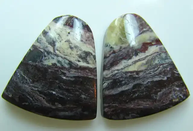 BANDED PATTERN JASPER PAIR 27.40 CTS