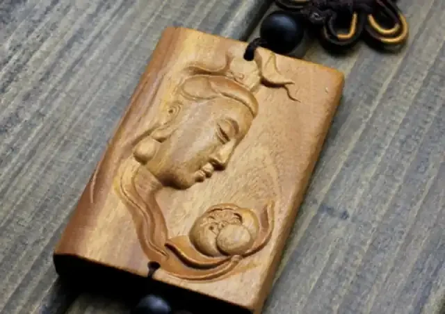 BEAUTIFUL HIGH QUALITY HARD WOOD BUDDHA CARVING