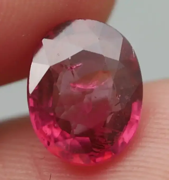 BEAUTY GEMS AFRICAN GARNET 2.00 CRT
