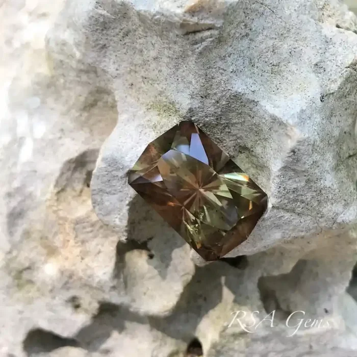 Big Root Beer Oregon Sunstone – 21.70 carats