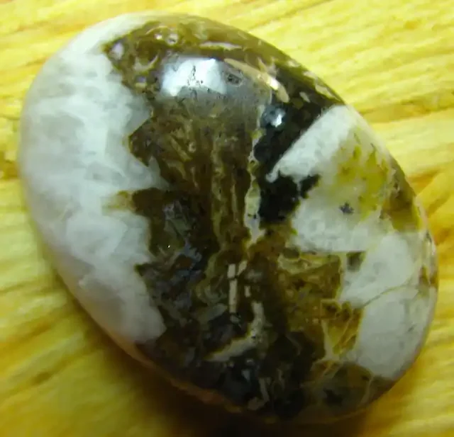 BRUSH AGATE CABOCHON CUT 51.25 CTS