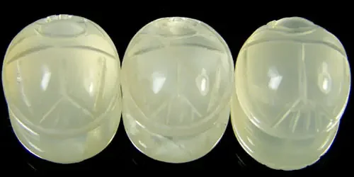 CABOCHON MOONSTONE SCARAB 10.5 CARATS 3PCS RO2669
