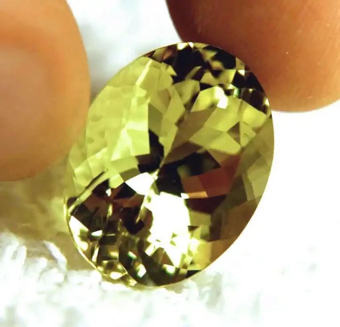 CERTIFIED – 25.19 Carat Natural Brazil Quartz – Superb