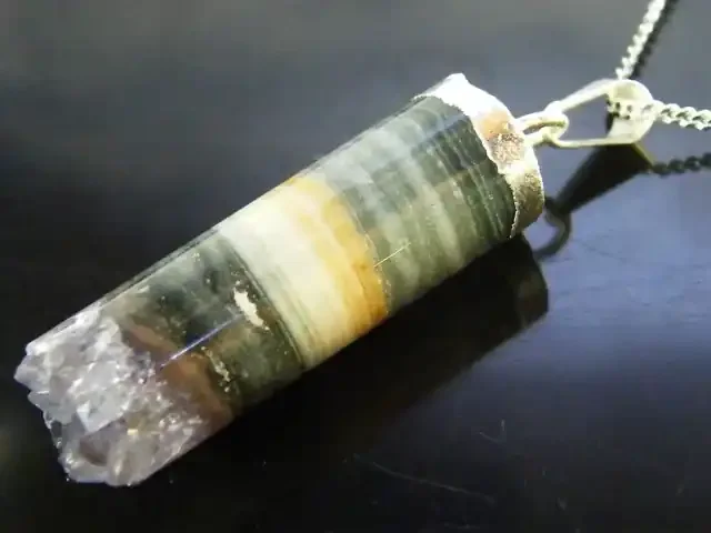 CHARACTER AMETHYST TUBULAR PENDANT AG 1024