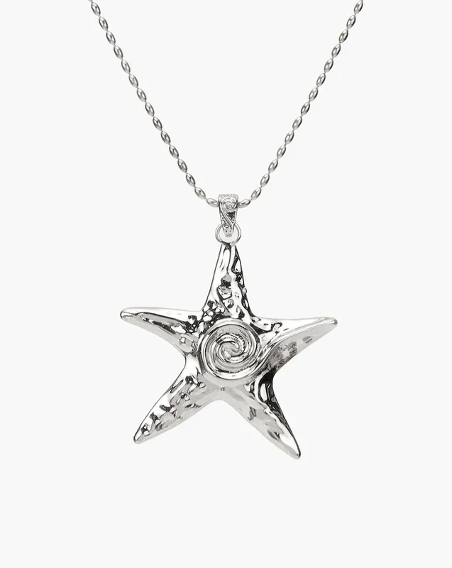 Collar grande de estrella de mar en plata