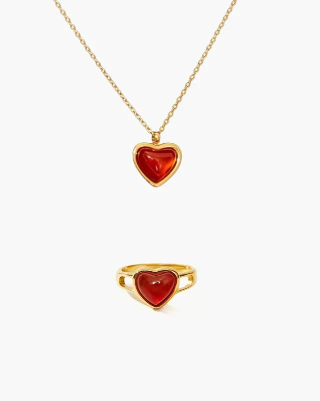 Conjunto de collar y anillo con corazón Carnelian