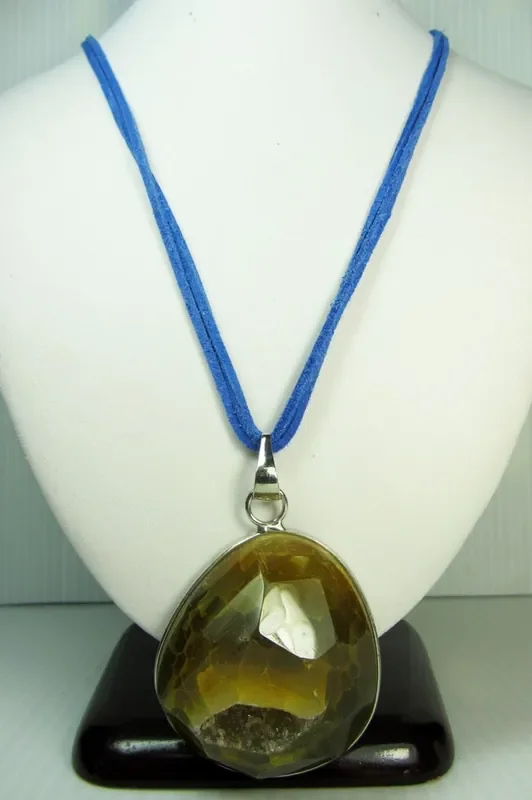 CRYSTAL AGATE FASHION STYLE NECKLACE QT 375