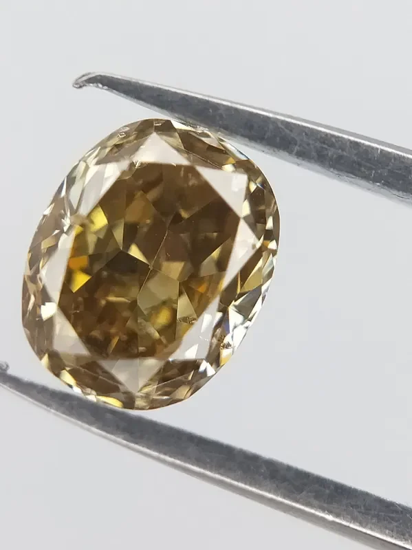 Cushion Brilliant Cut , Natural color Diamond , 0.35 cts