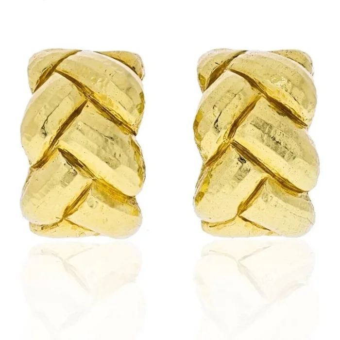 David Webb – 18K Yellow Gold Hammered Braid Huggie Earrings