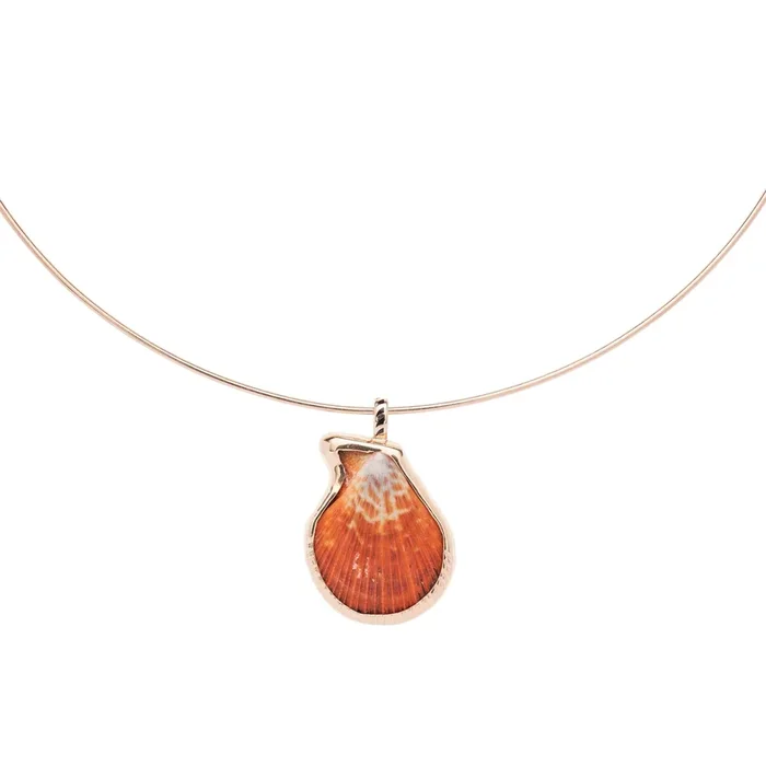 Dezso 18k Bezel Set Natural Medio Clam Shell Pendant