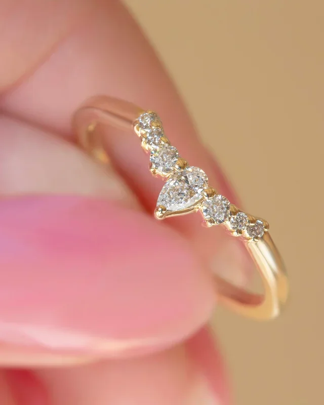 Diamond Contour Wedding Band 14K Gold