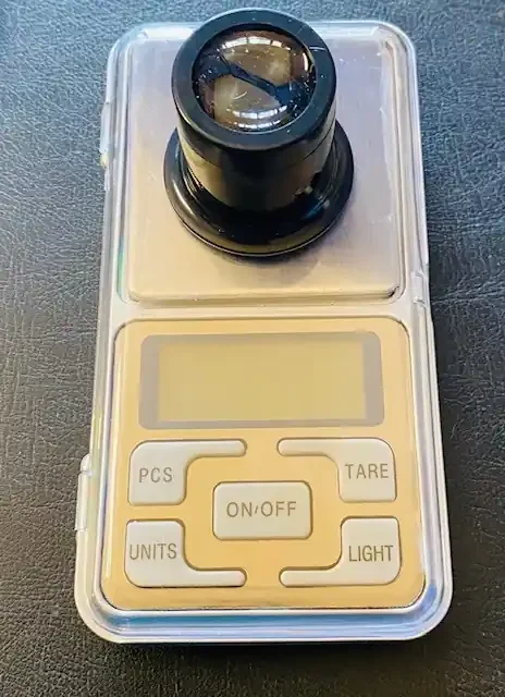 Digital weight scales and Magnifier lens