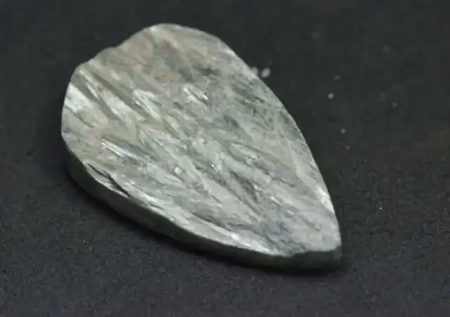 drop pear serapahinite cabochon matte unpolished