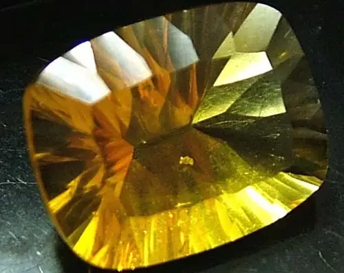 FLUORITE -BRILLIANT CLEAN GOLDEN COLOURS 14.2 CTS [S2883]