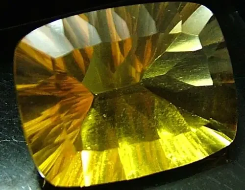 FLUORITE -BRILLIANT CLEAN GOLDEN COLOURS 20.6 CTS [S2879]