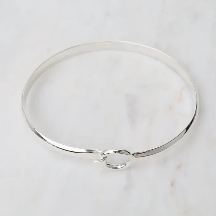 Front Latching Bangle with Circle
