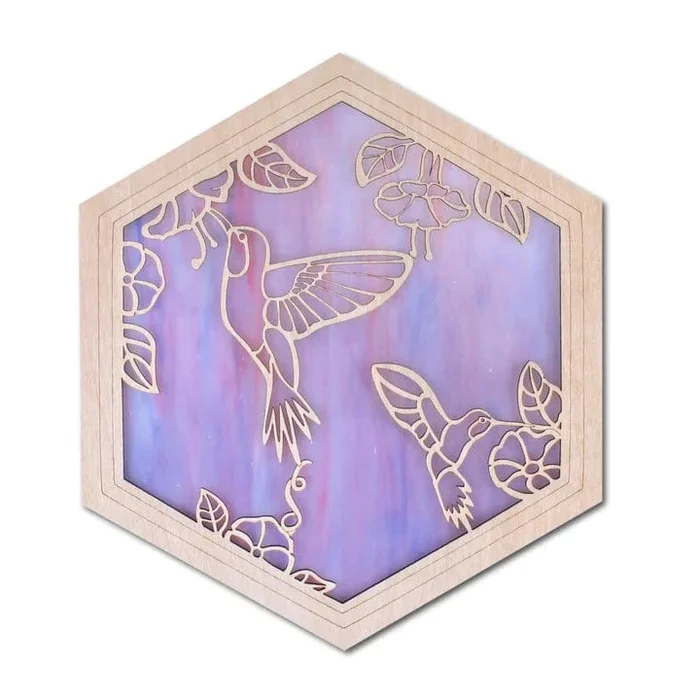 Grand 10″ Suncatcher – Hummingbird in Lavender Streak
