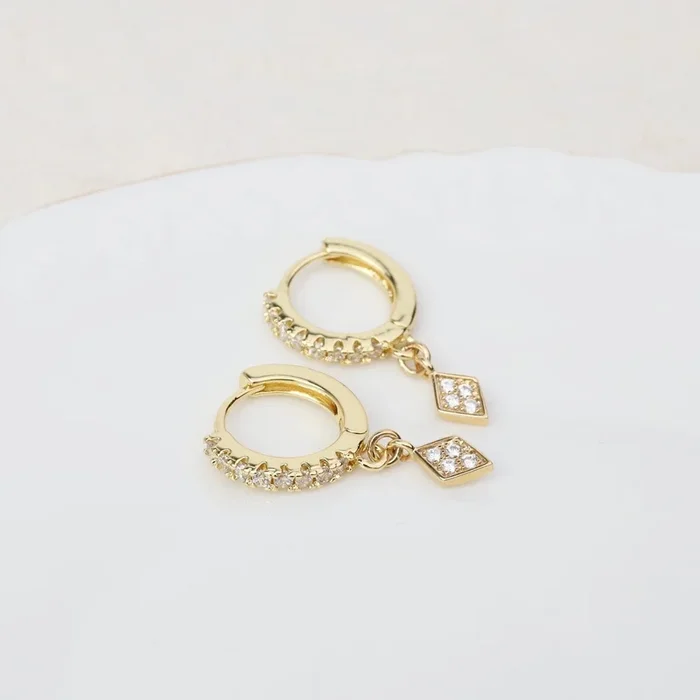 Halle CZ Hoops
