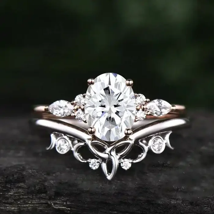 Helloice 1.8CT Oval & Round Cut VVS Moissanite S925 Silver Weeding Ring Set