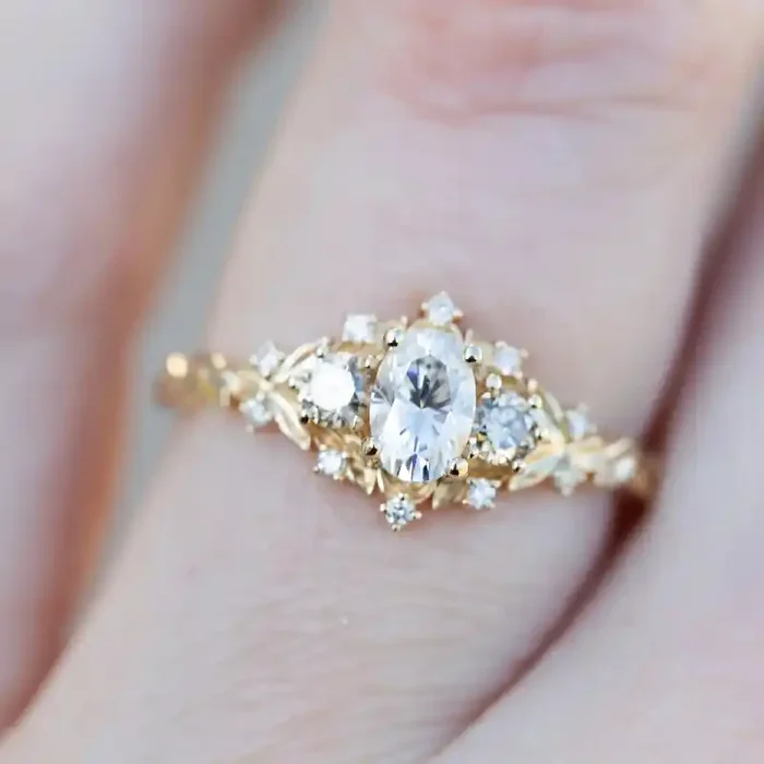 Helloice 1.8CT Oval Cut VVS Moissanite Three Stone Engagement Ring