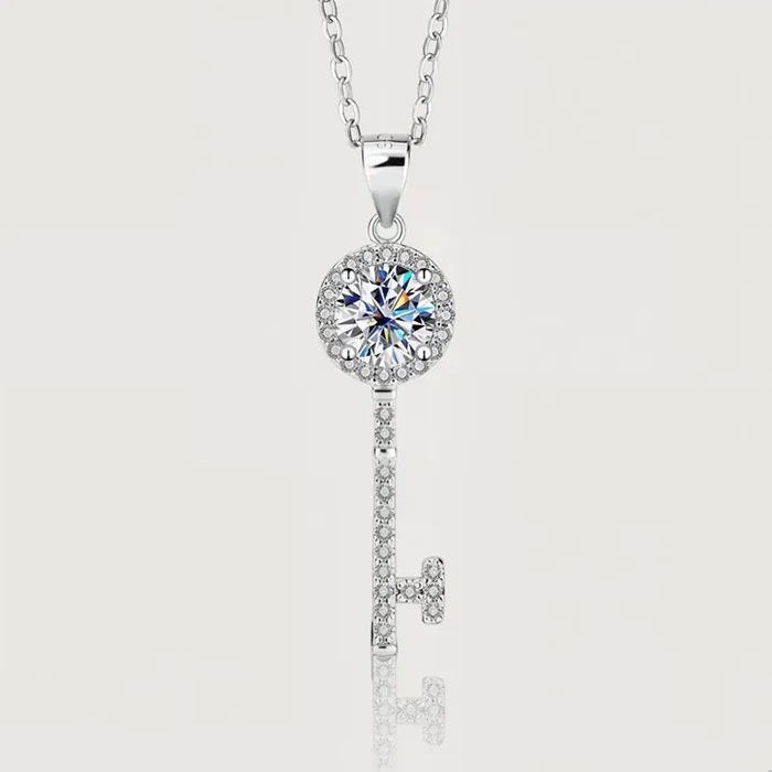 Helloice 1CT/2CT VVS Moissanite S925 Silver Key Pendant Necklace