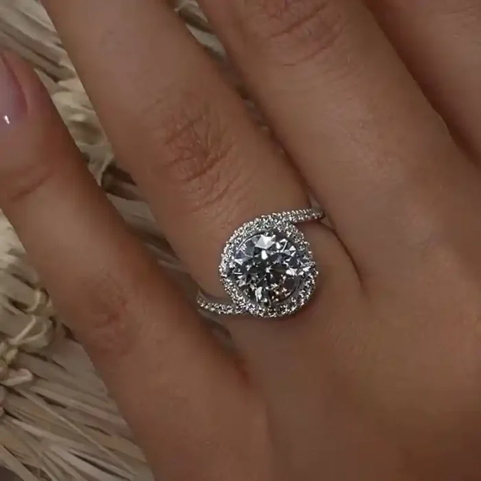 Helloice 2.32CT Round Cut VVS Moissanite Twisting Halo Engagement Ring