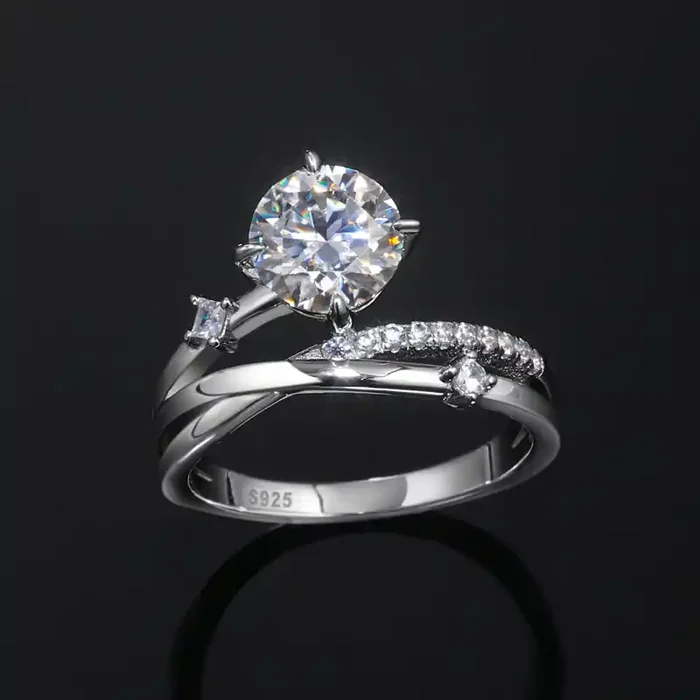 Helloice 2Ct Round Cut Thorns Moissanite Engagement Ring in S925 Sterling Silver