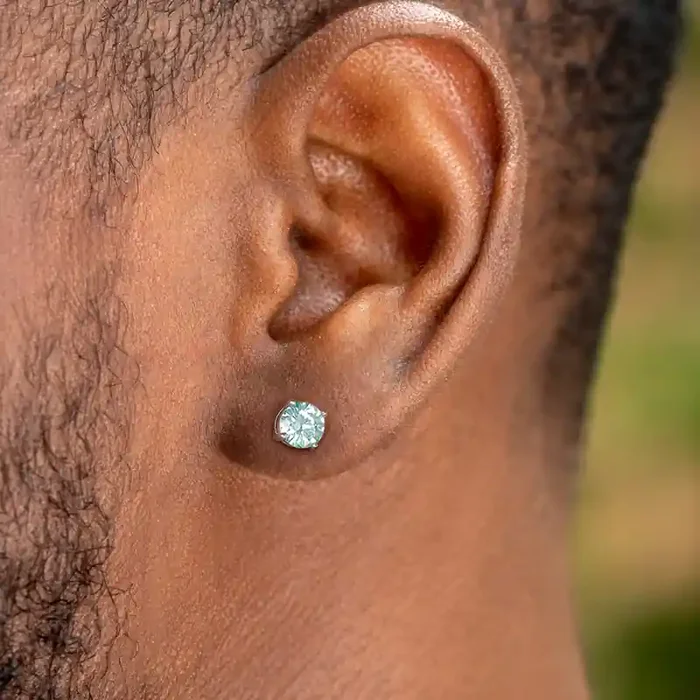 Helloice 925S & Moissanite Light Blue 4-prong Magnetic Non-Piercing Stud Earrings