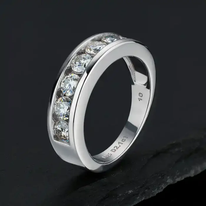 Helloice 925S & VVS 2.1Ct Moissanite Ring in White Gold