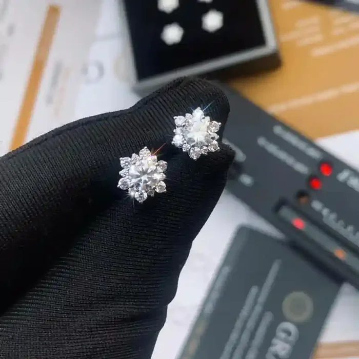 Helloice 925S & VVS Moissanite Snowflake Stud Earrings in White Gold