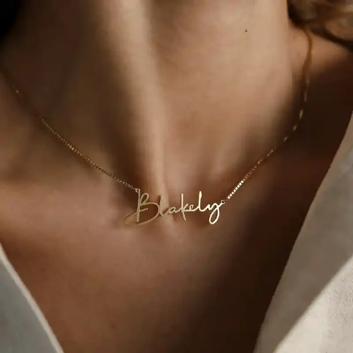 Helloice Custom Christmas Font Name Necklace