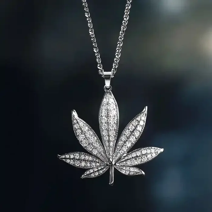 Helloice Iced Leaf Pendant