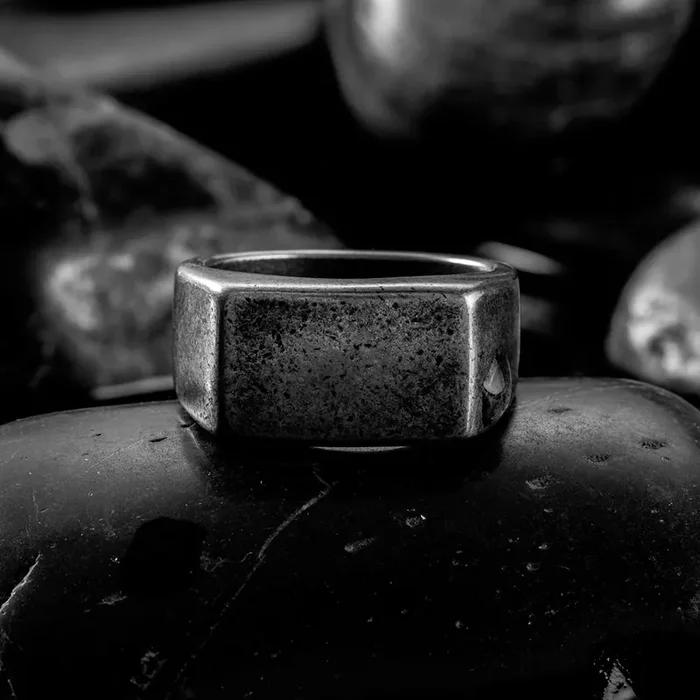Helloice Retro Rectangle Stainless Steel Ring
