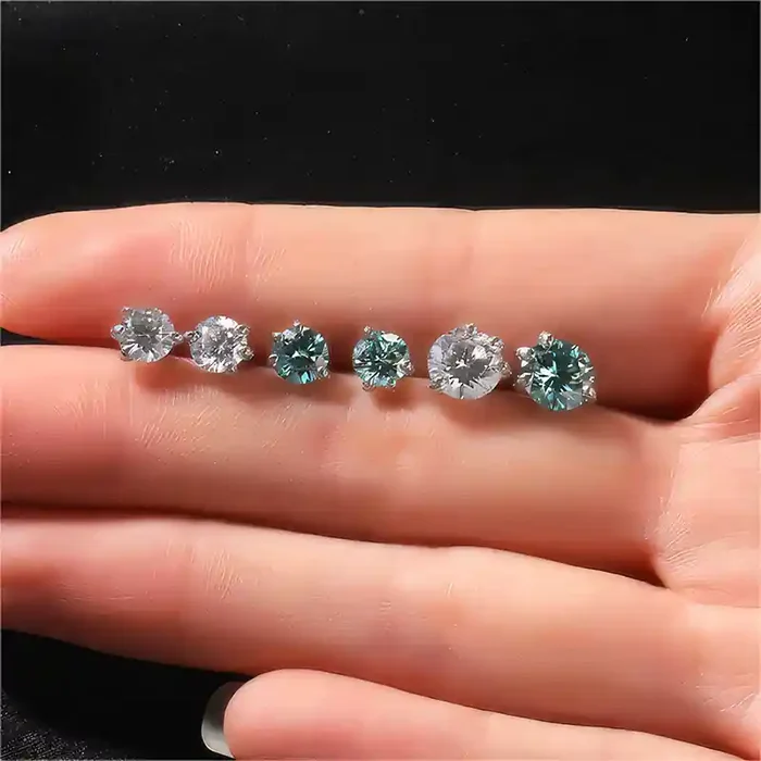 Helloice S925 Sterling Silver Moissanite Iced Out Dragon Claw Earrings