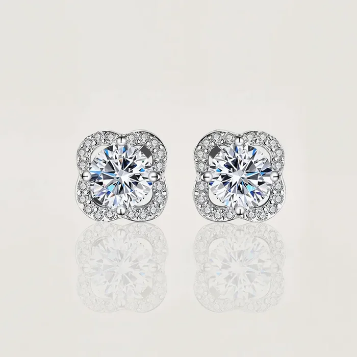 Helloice VVS Moissanite S925 Silver Four-leaf Clover Stud Earrings