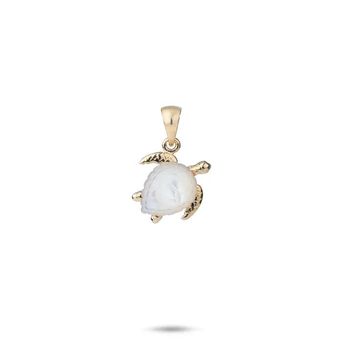 Honu Mother of Pearl Pendant in Gold – 11mm