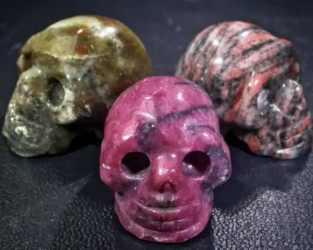 JASPER TRIO GEMSTONE SKULL BU273