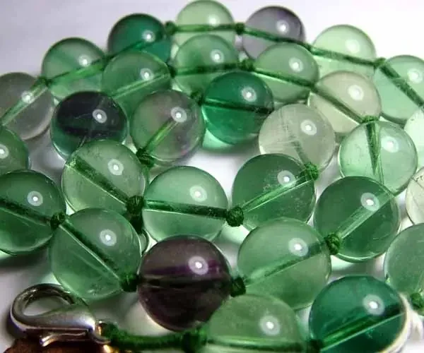 LARGE FLUORITE PLAIN ROUND NATURAL BEADS D516